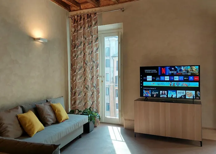 Pantheon In Finestra Apartment